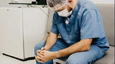 Presentaron un proyecto para penalizar con multa o arresto de 30 días a quienes agredan al personal de salud