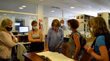 La familia de Sergio Karakachoff visitó la biblioteca que lleva su nombre en el Colegio Nacional de La Plata