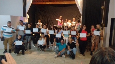 Entregaron diplomas a egresados del Plan Fines 2