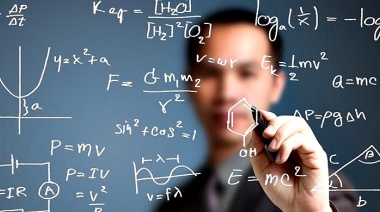 Estudiantes secundarios de La Plata podrán capacitarse en talleres gratuitos y virtuales de matemática, física, química, biología o astronomía