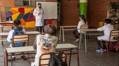A partir de mayo podría dejar de ser obligatorio el uso de barbijo en las escuelas bonaerenses