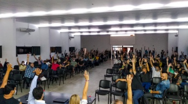 ADULP ratificó el acuerdo paritario de la CONADU en una asamblea realizada en la Facultad de Periodismo
