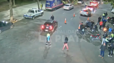 El conductor que pudo haber matado a un inspector de tránsito en La Plata tiene 20 años y manejaba con una menor de 16