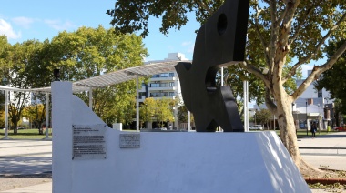 El la Plaza Malvinas restauraron los monumentos que homenajean a los caídos en la Guerra de Malvinas