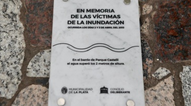 El ex juez Luis Arias encabezó un acto en memoria de las víctimas de la inundación en La Plata de 2013