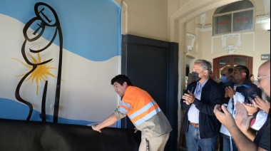 Descubrieron una escultura en la estación de trenes de La Plata, en el marco de los 40 años de la guerra de Malvinas