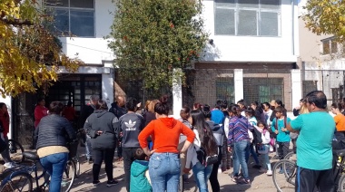La comunidad educativa de la Primaria N°75 y la Secundaria N°84 de Melchor Romero denuncia que desde octubre pasado no tienen gas