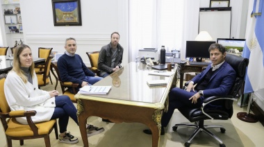 Kicillof y Larroque anunciaron aumentos del 60 % en programas sociales de la Provincia