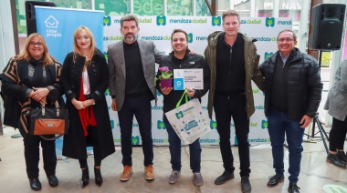 Realizaron otra entrega de viviendas y créditos para construcción en las provincias de Mendoza y Santa Fe