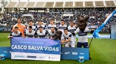 "Si usas moto, no te olvides: el casco salva vidas": la AFA se sumó a una campaña de concientización que lleva ese lema