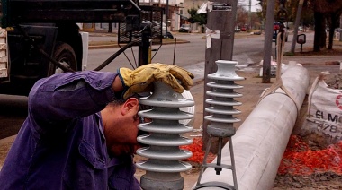 EDELAP duplicó la potencia instalada en el barrio Martín Fierro de City Bell