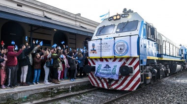 Fue una fiesta popular: el tren de pasajeros volvió a Carlos Casares, 9 de Julio y Pehuajó luego de siete años