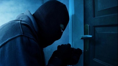 Una vecina de La Plata vivió una noche de terror luego de que tres ladrones entraran a su casa durante la madrugada