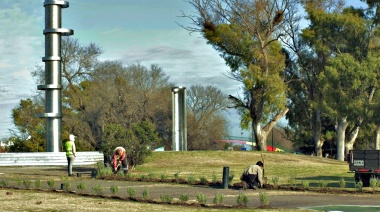 Sumaron 500 nuevos ejemplares para avanzar con la forestación del Camino Centenario
