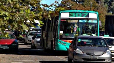 Desde este lunes se reducirán hasta un 30% las frecuencias de los colectivos