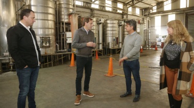 Julio Garro distinguió a Hermida, la primera fábrica de soda, hielo y agua envasada de La Plata