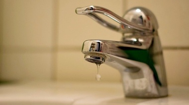 ABSA informó que durante este sábado podrán registrarse baja presión en la red de agua en Melchor Romero, La Plata