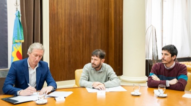 Firmaron un convenio para ofrecer créditos y la incorporación de Cuenta DNI a trabajadores de la economía popular