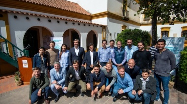 Kicillof y "Wado" de Pedro lanzaron la línea ambiental del programa "Municipios de Pie"