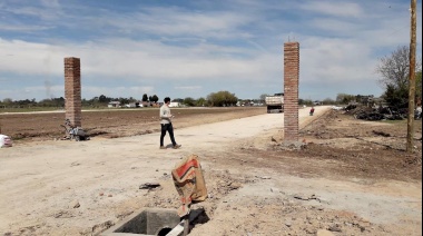 Clausuraron un desarrollo inmobiliario en Los Hornos por vender terrenos sin habilitación municipal