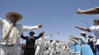 En Ensenada quieren bailar el pericón más grande de la historia y batir un récord mundial