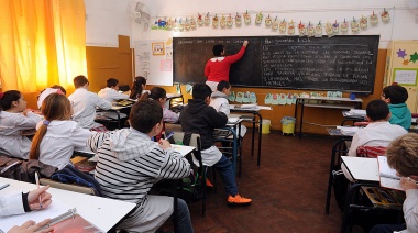 El gobierno bonaerense oficializó su adhesión al programa para ampliar la jornada educativa en escuelas primarias públicas
