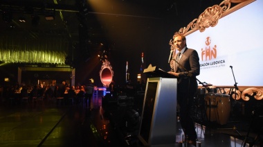 Garro participó de la gala organizada por la Fundación Ludovica de La Plata y pidió "seguir comprometidos con esta causa noble"