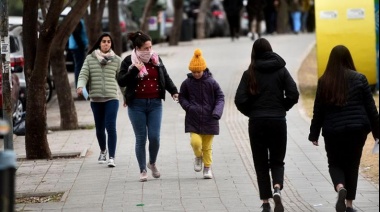 "El fin de semana ingresará un frente frío muy potente para la época del año", que provocará un "marcado descenso térmico"