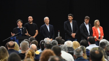 Kicillof firmó un convenio para construir 100 viviendas en Olavarría