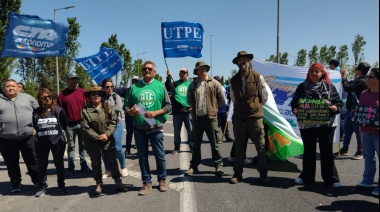 Guardaparques del Parque Pereyra cortaron la bajada de la Autopista en Villa Elisa para reclamar por la "devolución de los días descontados"