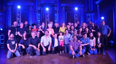 Con Víctor Heredia, Arbolito y Cuarteto Divergente, la Provincia homenajeó a las Abuelas de Plaza de Mayo en su 45° aniversario