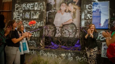 Señalizaron la casa donde hace 30 años Barreda asesinó a su esposa, su suegra y sus hijas para recordar a las cuatro víctimas de femicidio