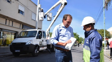 Garro supervisó la instalación de nuevas cámaras de seguridad en Los Hornos