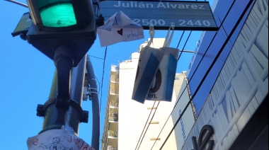 Vecinos intervinieron la calle Julián Alvárez de Capital Federal en homenaje al jugador de la Selección Argentina