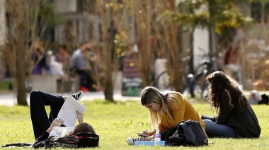 Por el incremento del dólar registran un "importante arribo" a la región de estudiantes extranjeros que vienen a estudiar a la UNLP