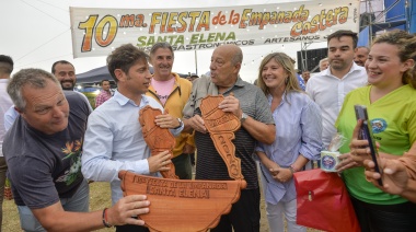 Kicillof participó de la 10° Fiesta de la Empanada Costera en Santa Elena