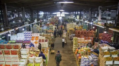 El kilo de pan a 280 pesos, la docena de facturas a 500 y el pan dulce a 500: el Mercado Central de La Plata renovó su acuerdo de precios