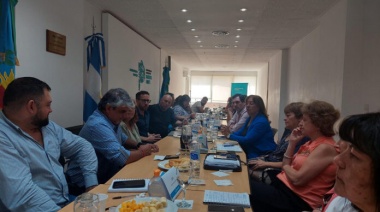 Docentes y estatales pidieron "paritarias cortas" y aumentos desde enero