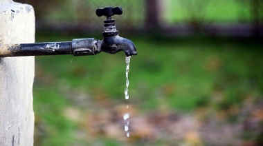 Hay baja presión de agua en una zona de La Plata por recambio de bombas quemadas