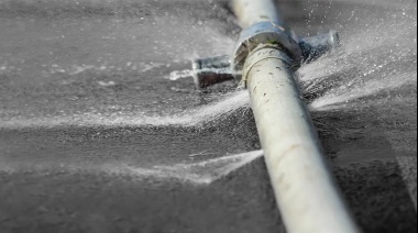 Por el arreglo de una cañería hay baja presión en una zona de La Plata