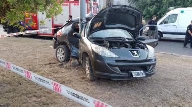 Falleció un joven de 18 años en Berisso al chocar contra un poste de luz