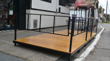 Llegan a su fin los decks en las veredas colocados por los comercios gastronómicos de La Plata