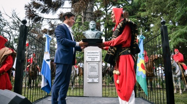 Kicillof encabezó un homenaje a Juan Manuel de Rosas en La Plata