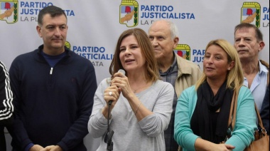 A 104 años de su nacimiento homenajearon a Eva Perón en la sede del PJ de La Plata