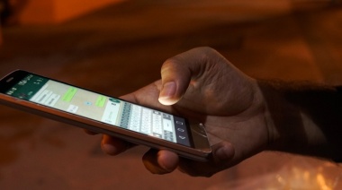Aseguran que el problema para la salud "no está en las antenas de telefonía" sino en los celulares "que usamos todo el día"