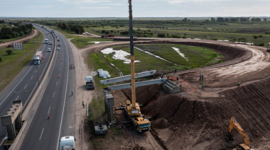 El corte en la subida de la autopista se extiende hasta las 17 horas