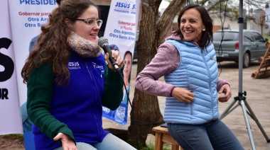 En La Plata Libres del Sur presentó a la socióloga Victoria Estermann como candidata a intendenta