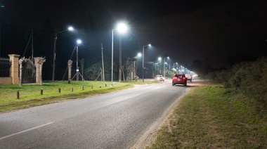 Colocaron nuevas columnas de alumbrado público en avenida 7 desde 650 hasta 659  de La Plata