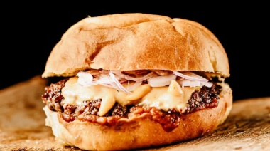 Una hamburguesería de La Plata ofrecerá un importante descuento  a quienes lleven cambio de mil pesos