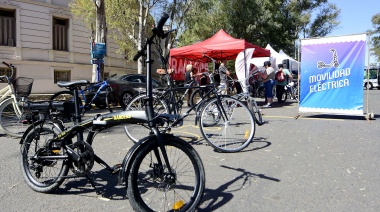 En La Plata realizarán la "Feria de Movilidad Eléctrica" con motos, monopatines y bicicletas ecológicas